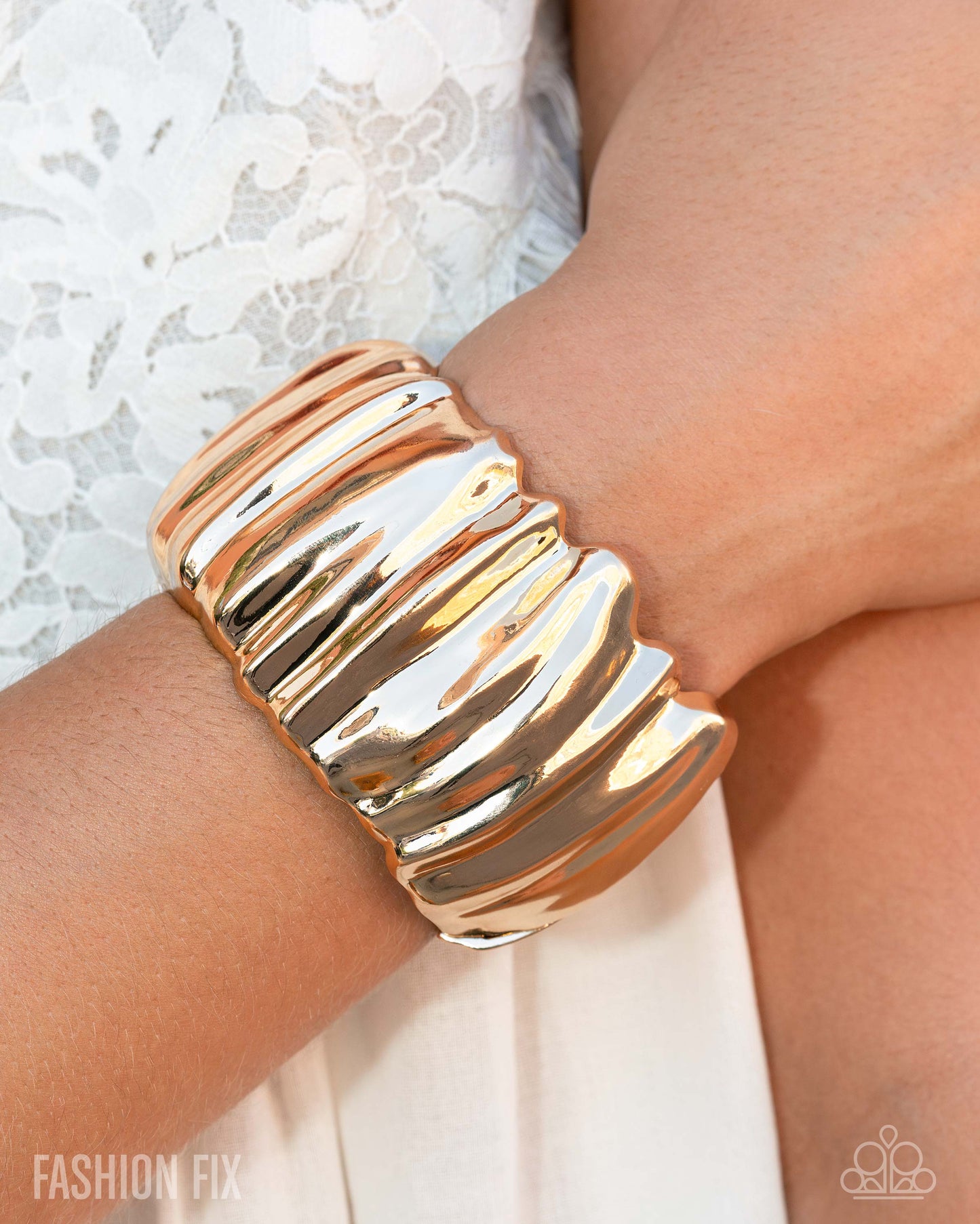 Paparazzi Accessories: Metro Mural - Gold Bracelet