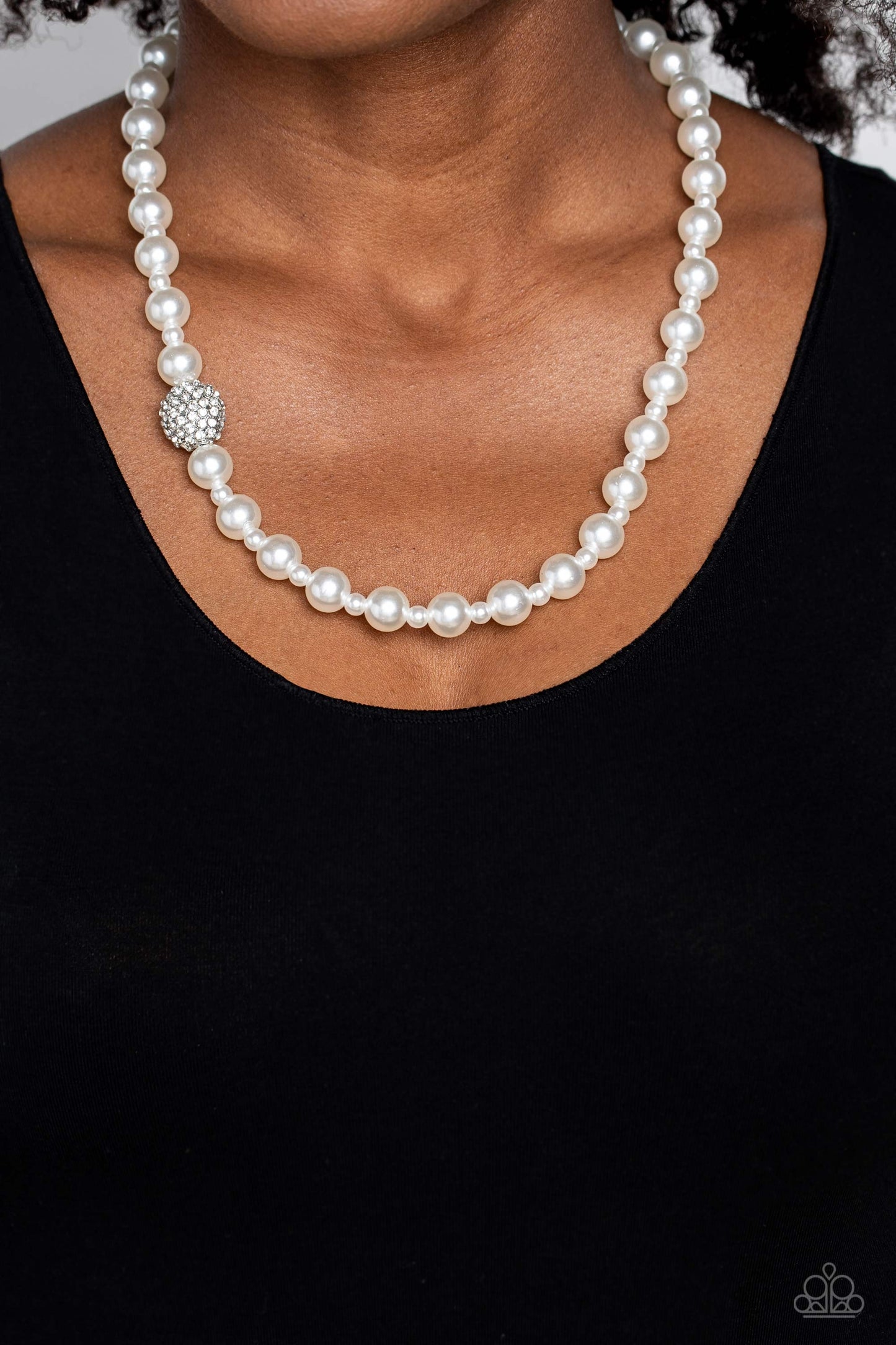 Paparazzi Accessories: Countess Chic - White Necklace