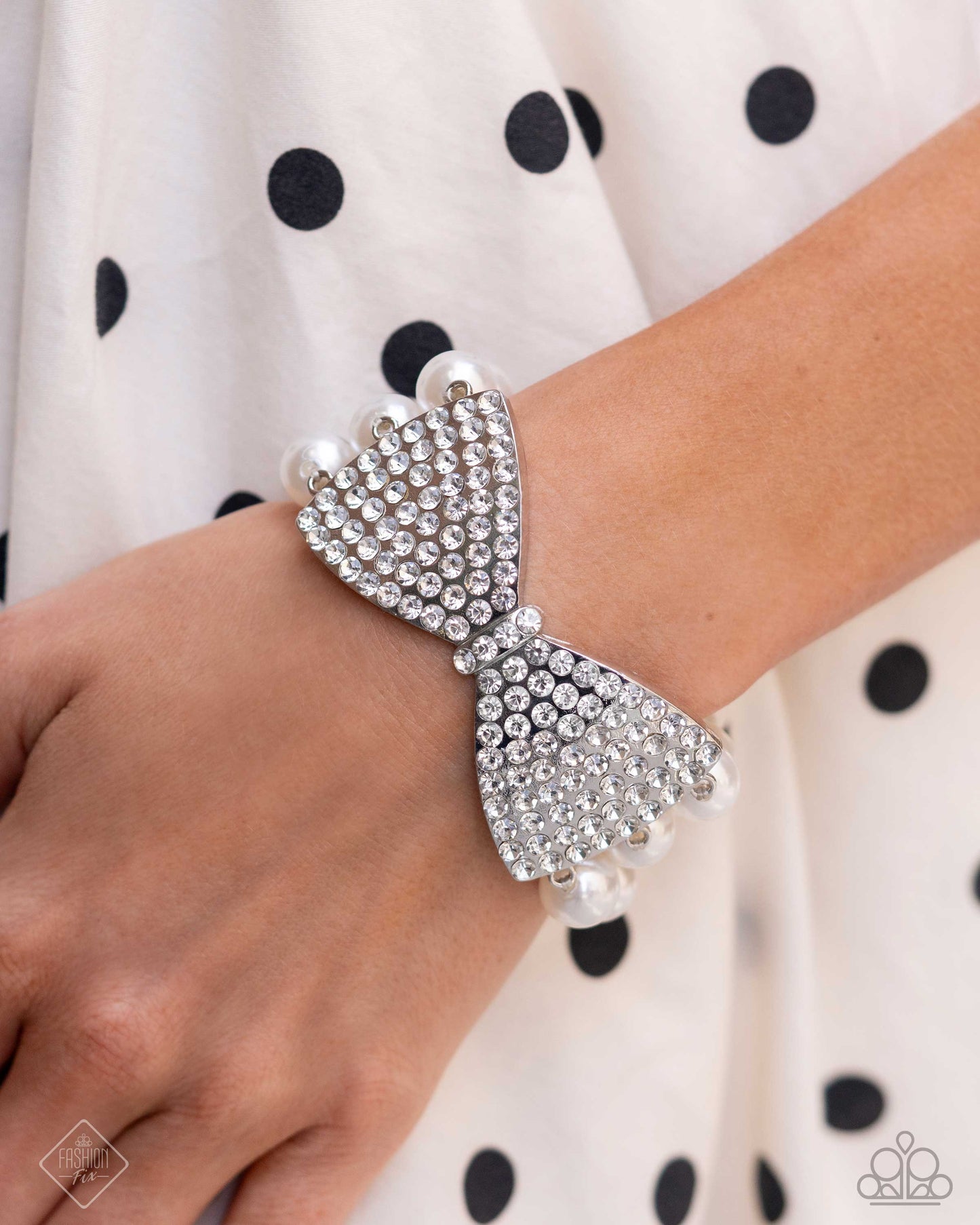 Paparazzi Accessories: Dashing Demeanor - White Bracelet