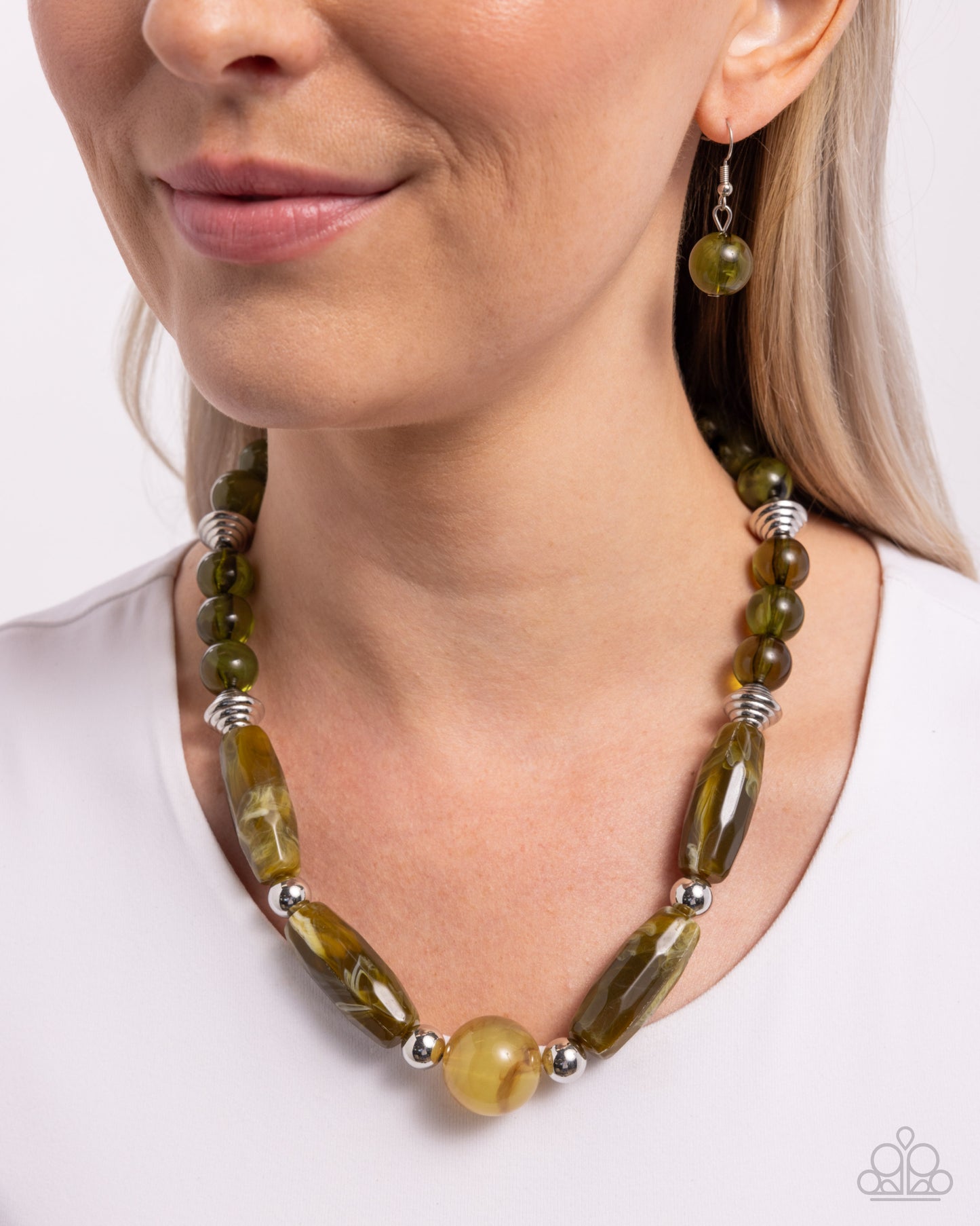 Paparazzi Accessories: Sneaky Swirls - Green Necklace