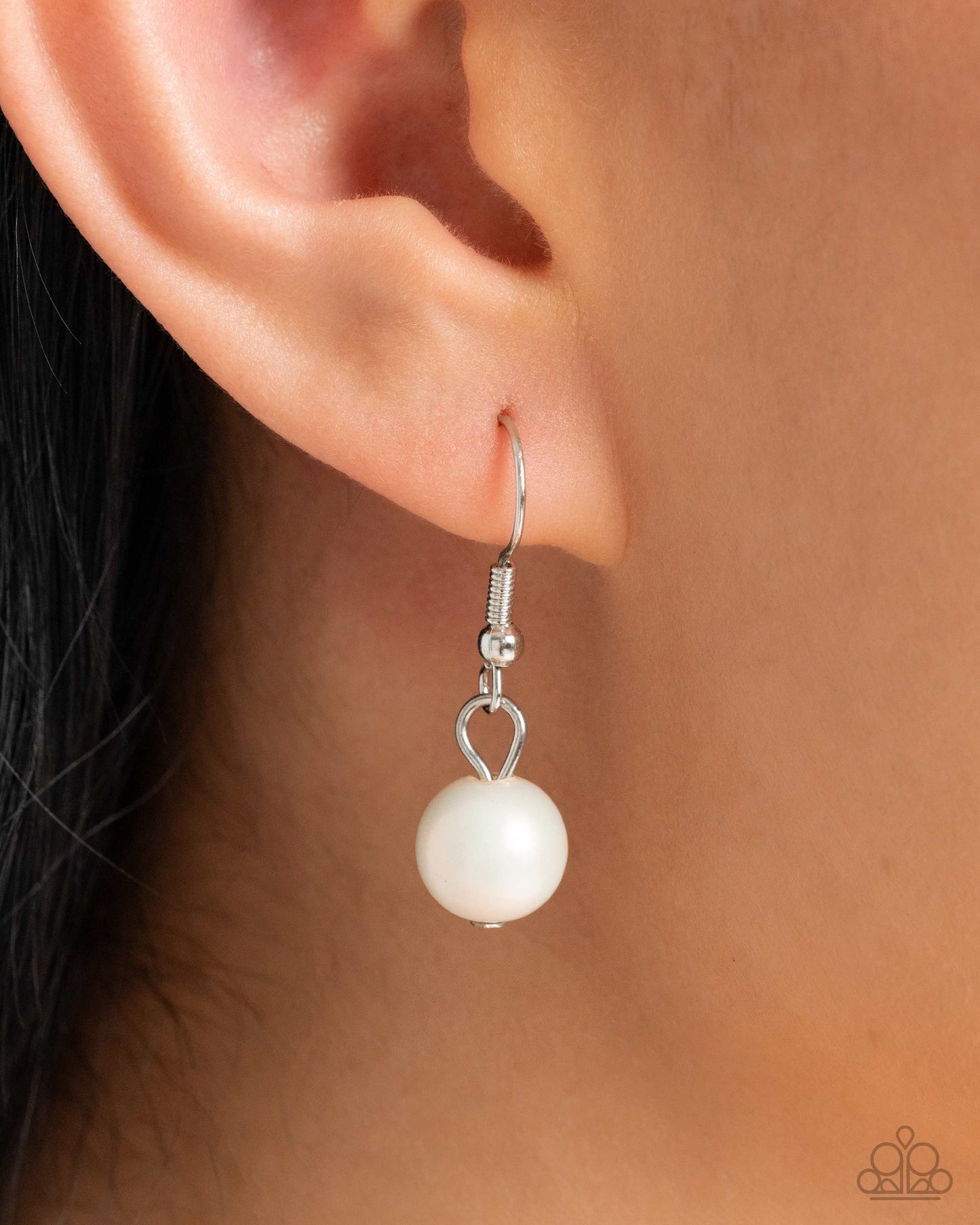 Paparazzi Accessories: Pearl Platoon - Complete Look Pearl Set