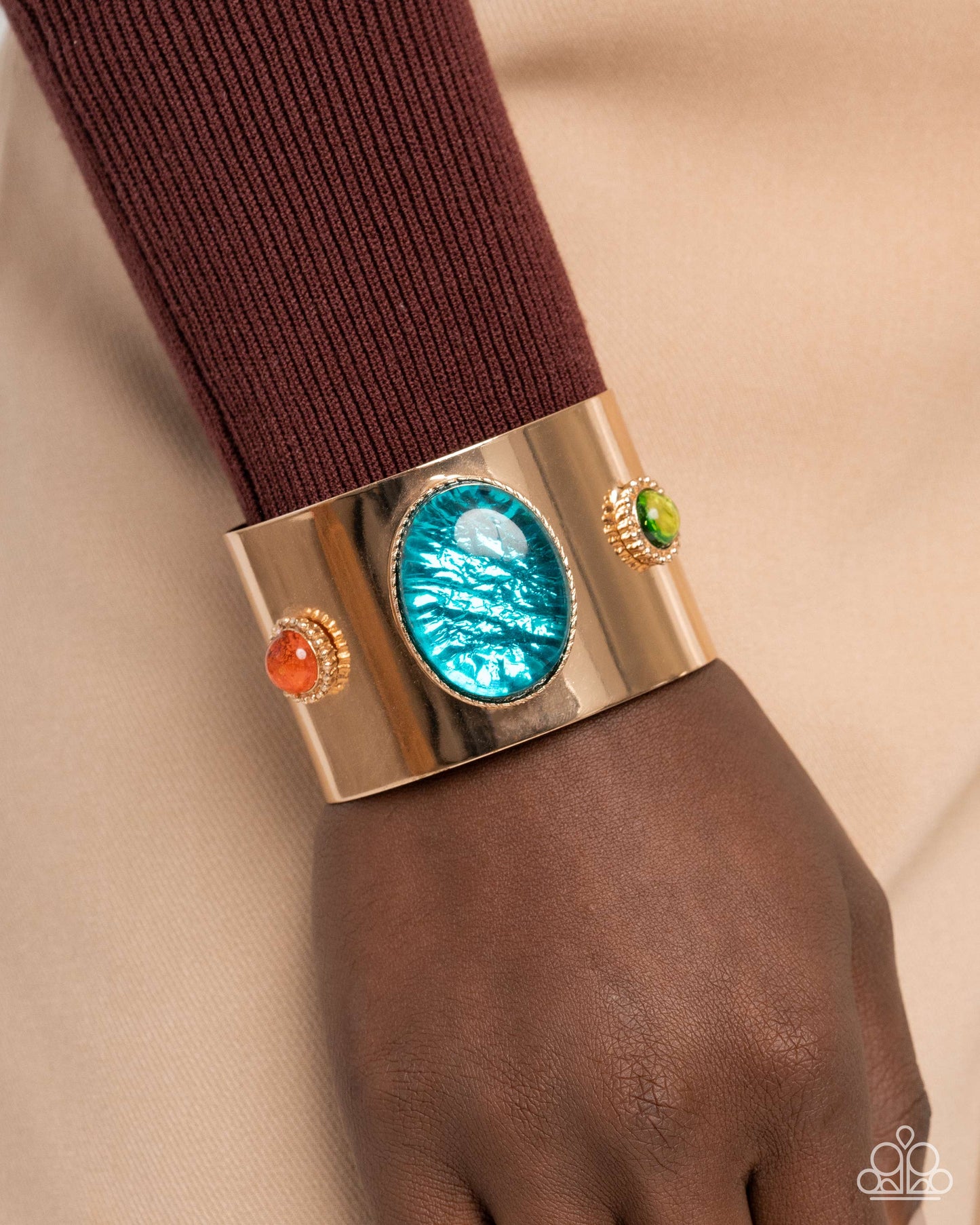 Paparazzi Accessories: Rule the Light - Complete Look Gold