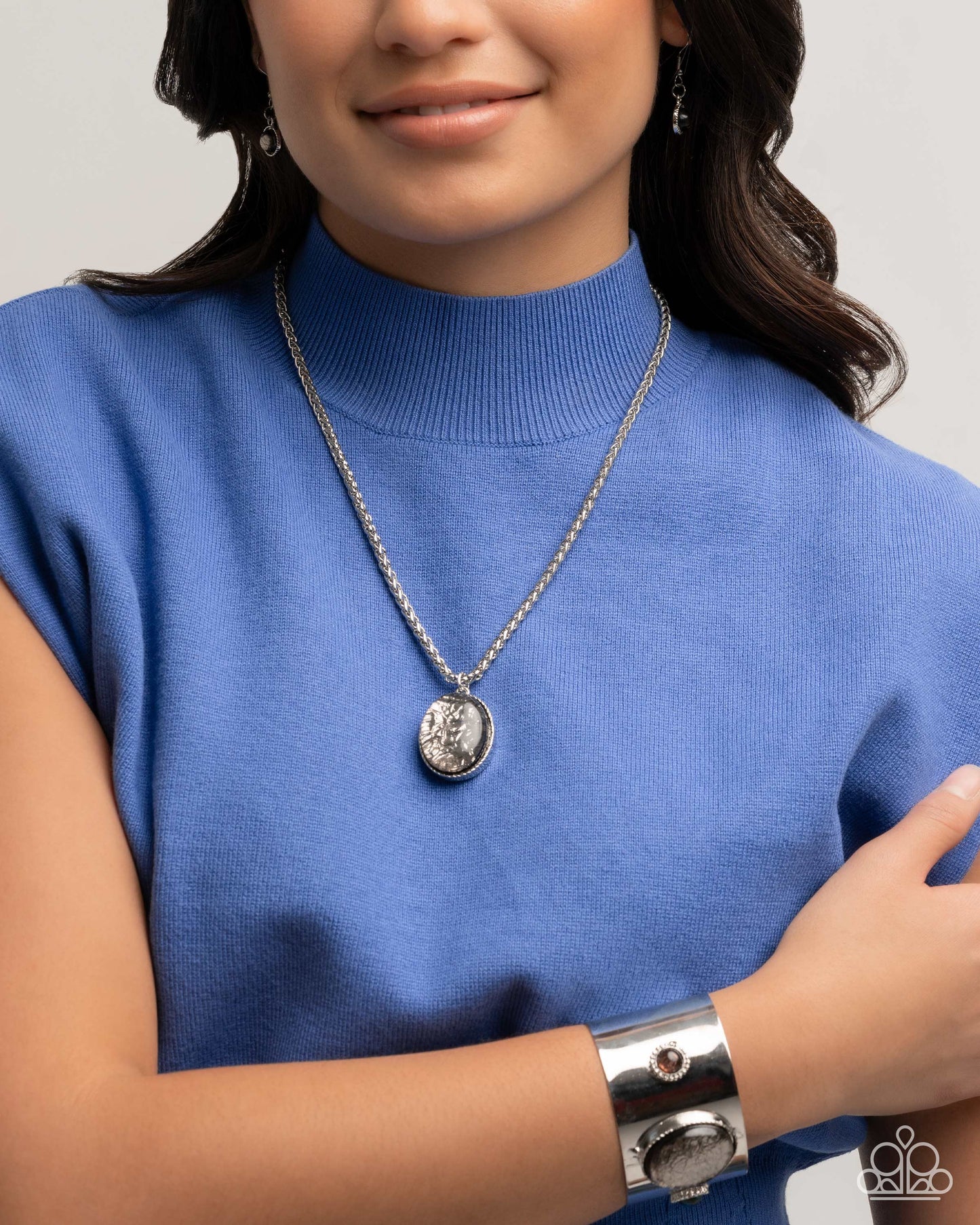 Paparazzi Accessories: Rule the Light - Complete Look Blue/Black Necklace Set
