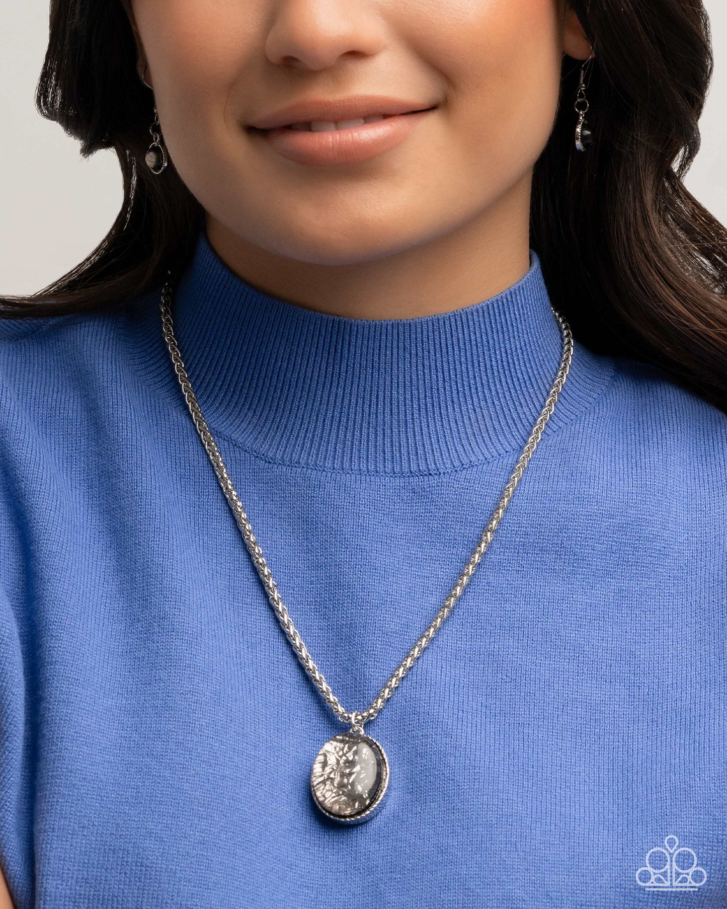 Paparazzi Accessories: Rule the Light - Complete Look Blue/Black Necklace Set