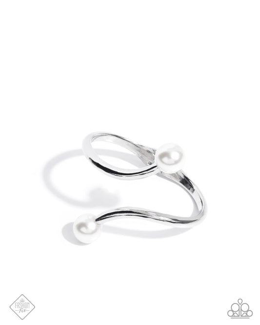 Paparazzi Accessories: Effulgent Exemplar - White Bracelet