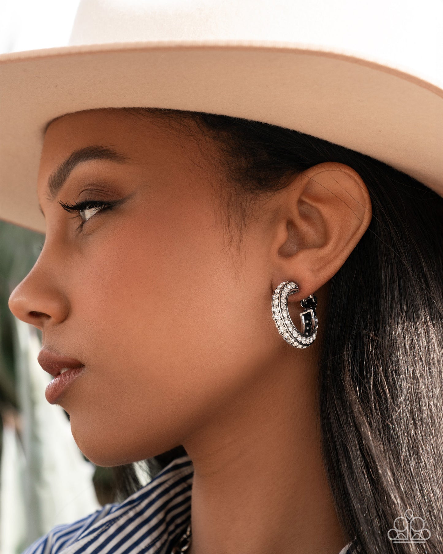 Paparazzi Accessories: Date Night Debut - White Earrings