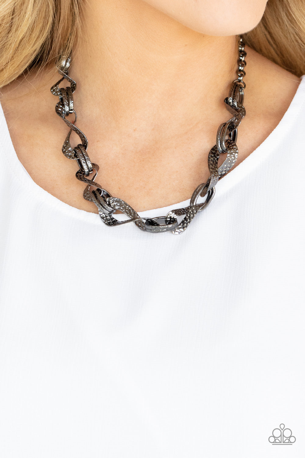 Paparazzi Accessories: METAL of Honor - Black Necklace