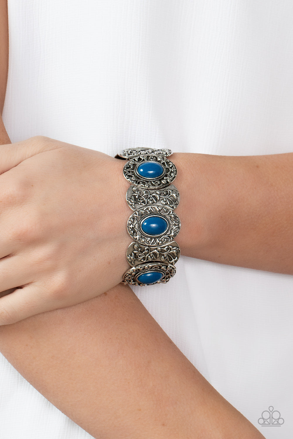 Paparazzi Accessories: Versailles Vineyard - Blue Bracelet