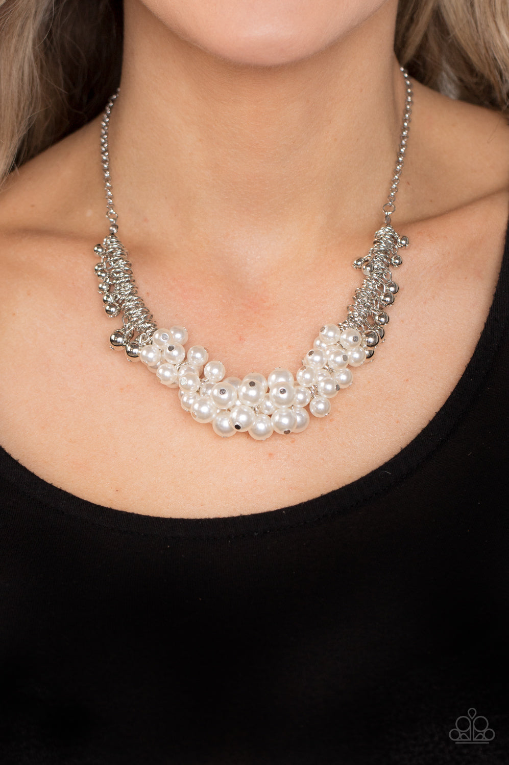 Paparazzi Accessories: Bonus Points - White Necklace