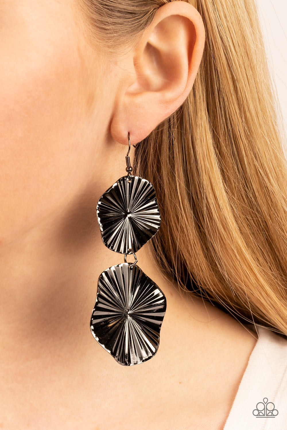 Paparazzi Accessories: In Your Wildest FAN-tasy - Black Earrings