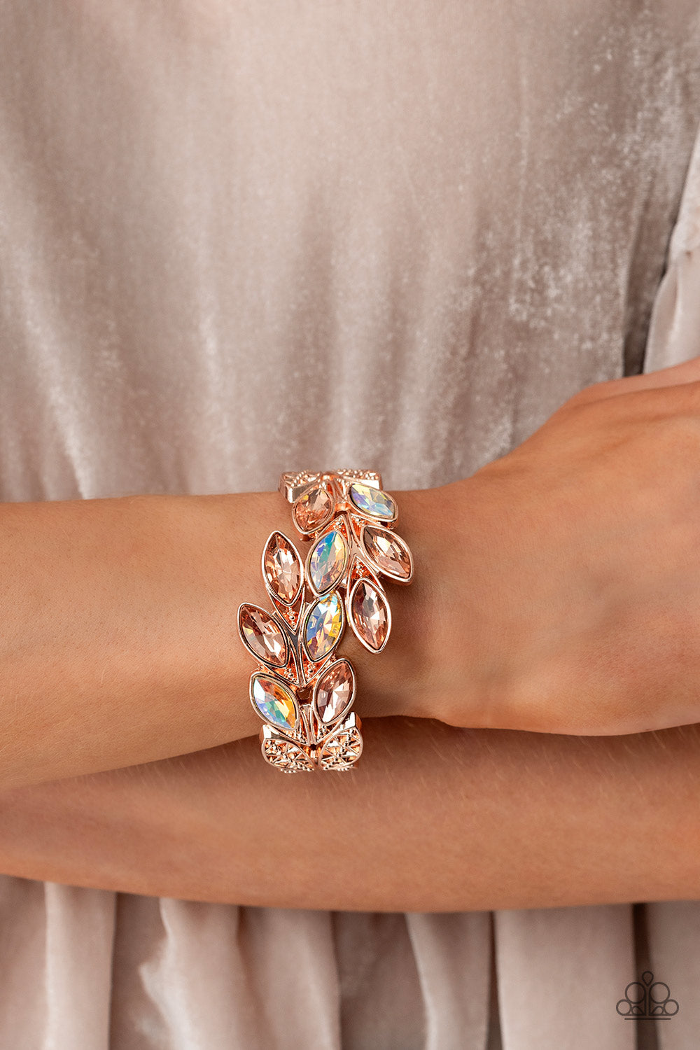 Paparazzi Accessories: Luminous Laurels - Rose Gold Bracelet