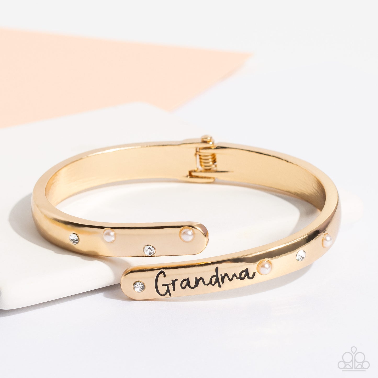 Paparazzi Accessories: Gorgeous Grandma - Gold Bracelet