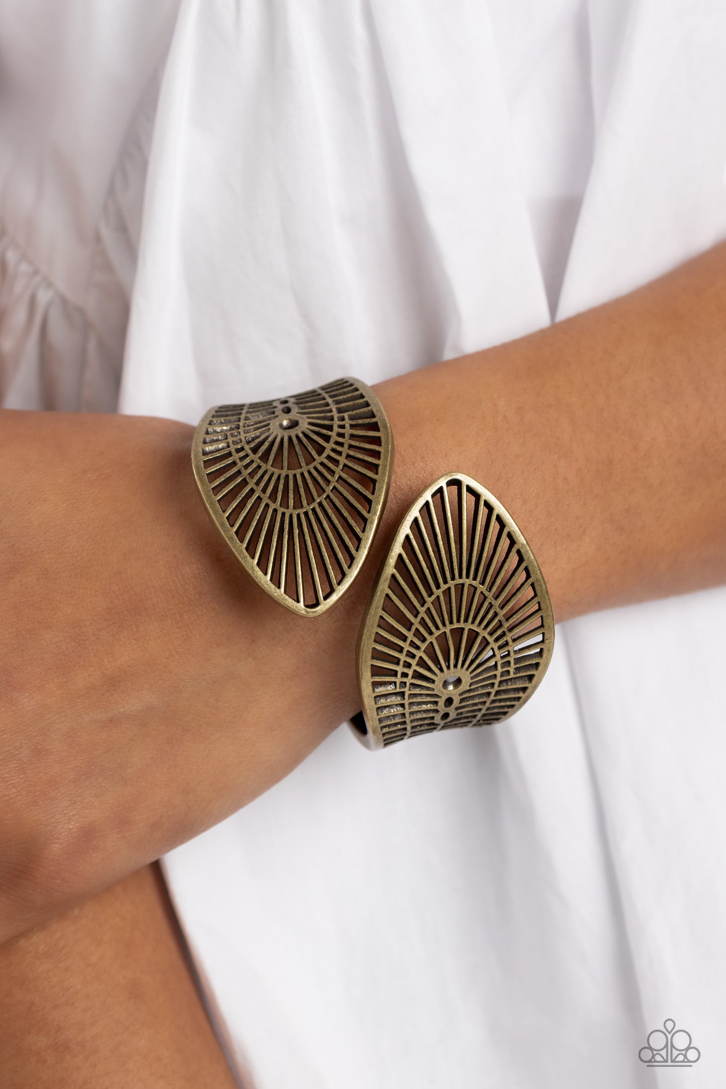 Paparazzi Accessories: Palatial Palms - Brass Bracelet